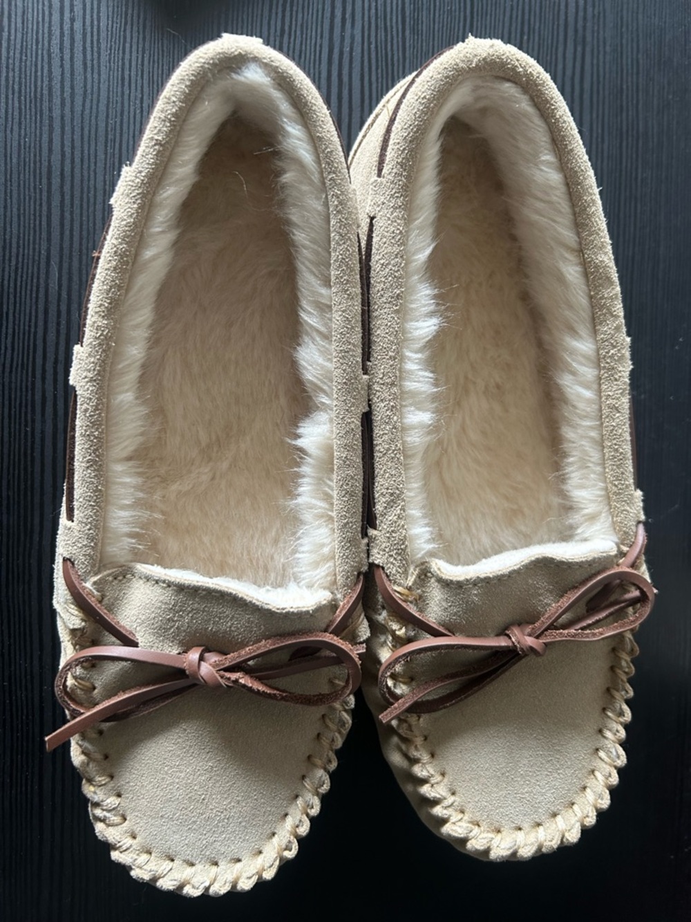 Women's Suede Moccasin Slippers with Faux Fur Lining - Beige